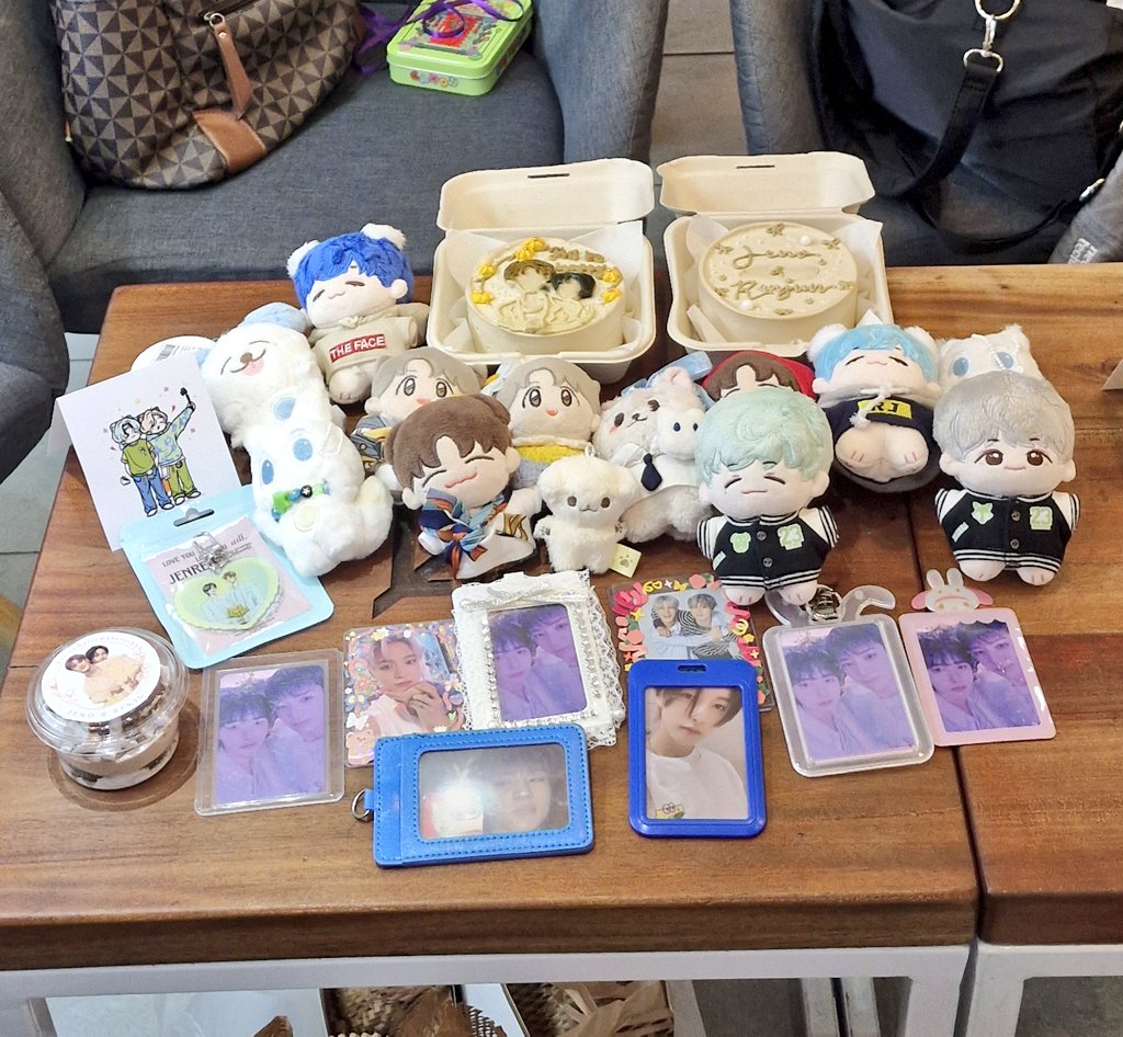 4renjunonly's tweet photo. noren date with @with__noren 💙💛

#oriJENallymadeforREN https://t.co/bG9qFu77gx