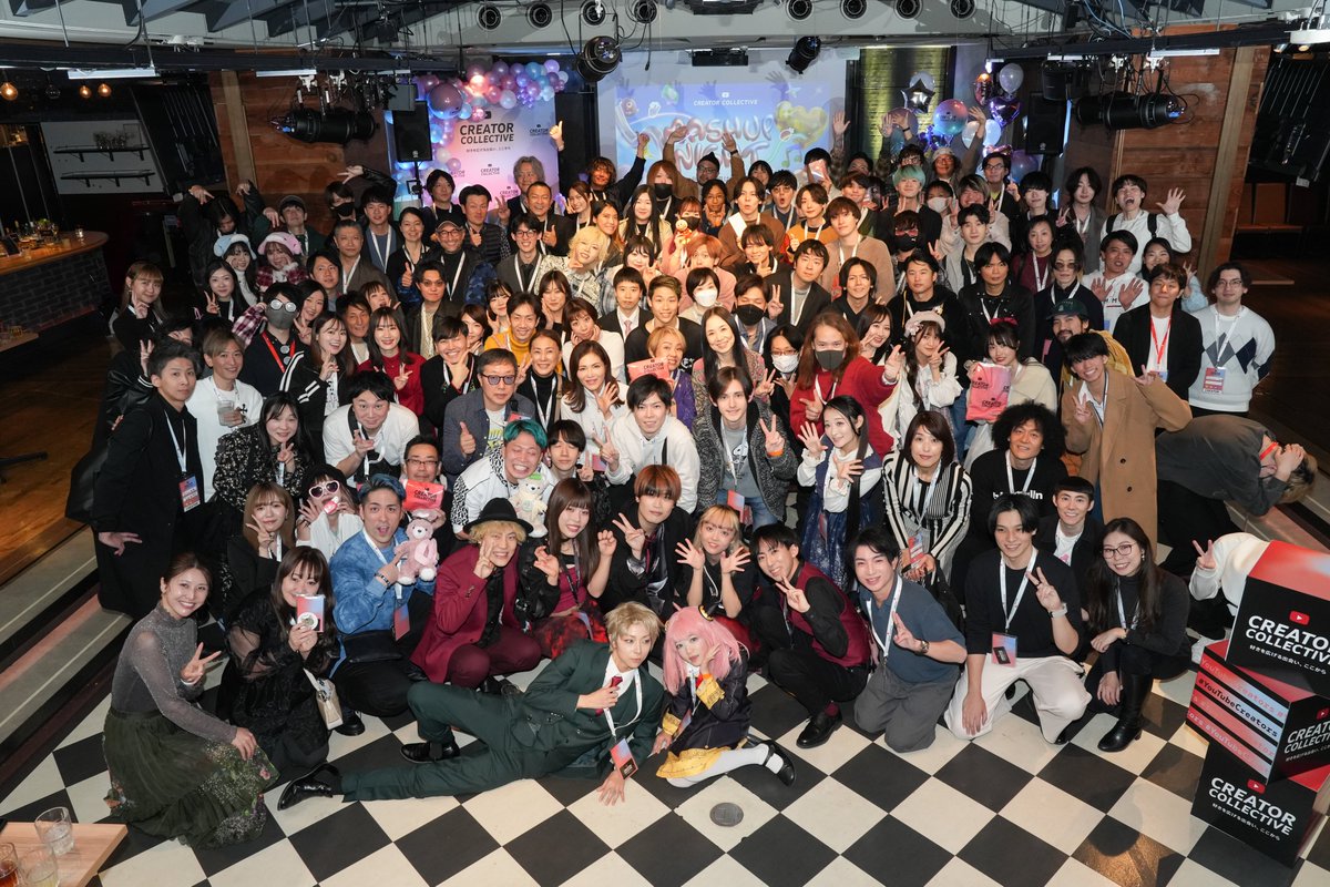 703trinity's tweet photo. 先日、渋谷で行われたYouTubeCreater Collectiveで撮影して頂いた写真を頂きました✨
クイズ入賞で頂いたプレゼントを持って😊
久しぶりの熱気が、本当に楽しかった✨
YouTubeさん！また、お願いしますね😆
#youtubeクリコレ #mashupnight https://t.co/2IHo6p8h7g