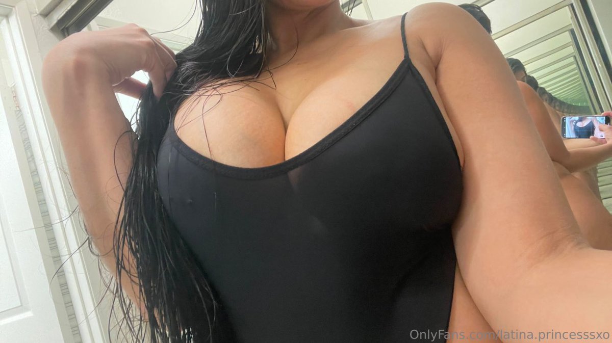 thatcpl69's tweet photo. Should I take this off and post it? https://t.co/qUetAJoFIF