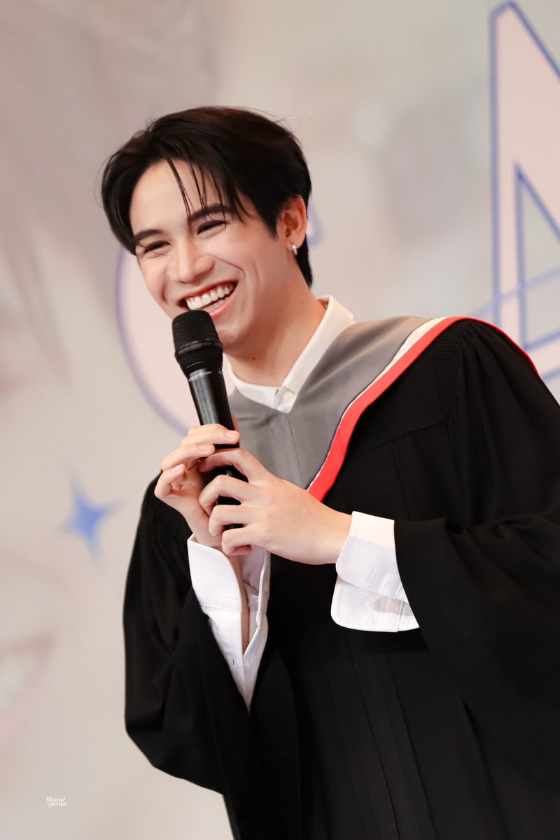 ShineOnMe_mm's tweet photo. 3 ท่ากับอีก 1 ยิ้มหวานจากพี่บัณฑิตน้องสตางค์ 🎓🐱🩵

#SatangLand2024 
#satangks @satangktp https://t.co/YFdHXCyPCA