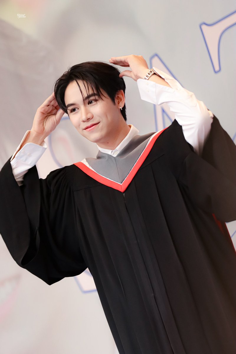 ShineOnMe_mm's tweet photo. 3 ท่ากับอีก 1 ยิ้มหวานจากพี่บัณฑิตน้องสตางค์ 🎓🐱🩵

#SatangLand2024 
#satangks @satangktp https://t.co/YFdHXCyPCA