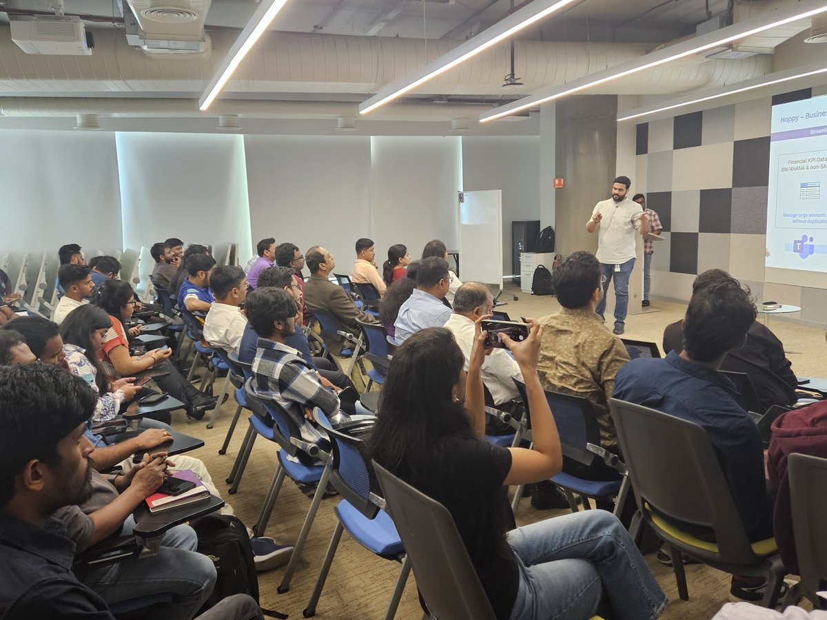 saplabsindia's tweet image. #sitBLR 2024 is buzzing with excitement! Our tech experts are showcasing #Joule #BusinessAI, Natural Language Processing, &amp;amp; other in-house innovations, demonstrating SAP&apos;s tech excellence and prowess. 🌟 #SAPInsideTrack