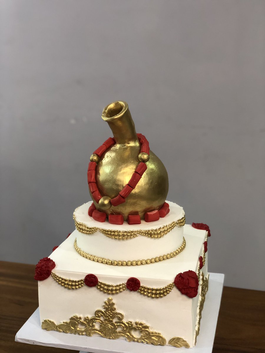 JawnTeee's tweet photo. My favour part bout this cake is the calabash 😍❤️

Good Morning 🥰 https://t.co/6DHUdBi4ga