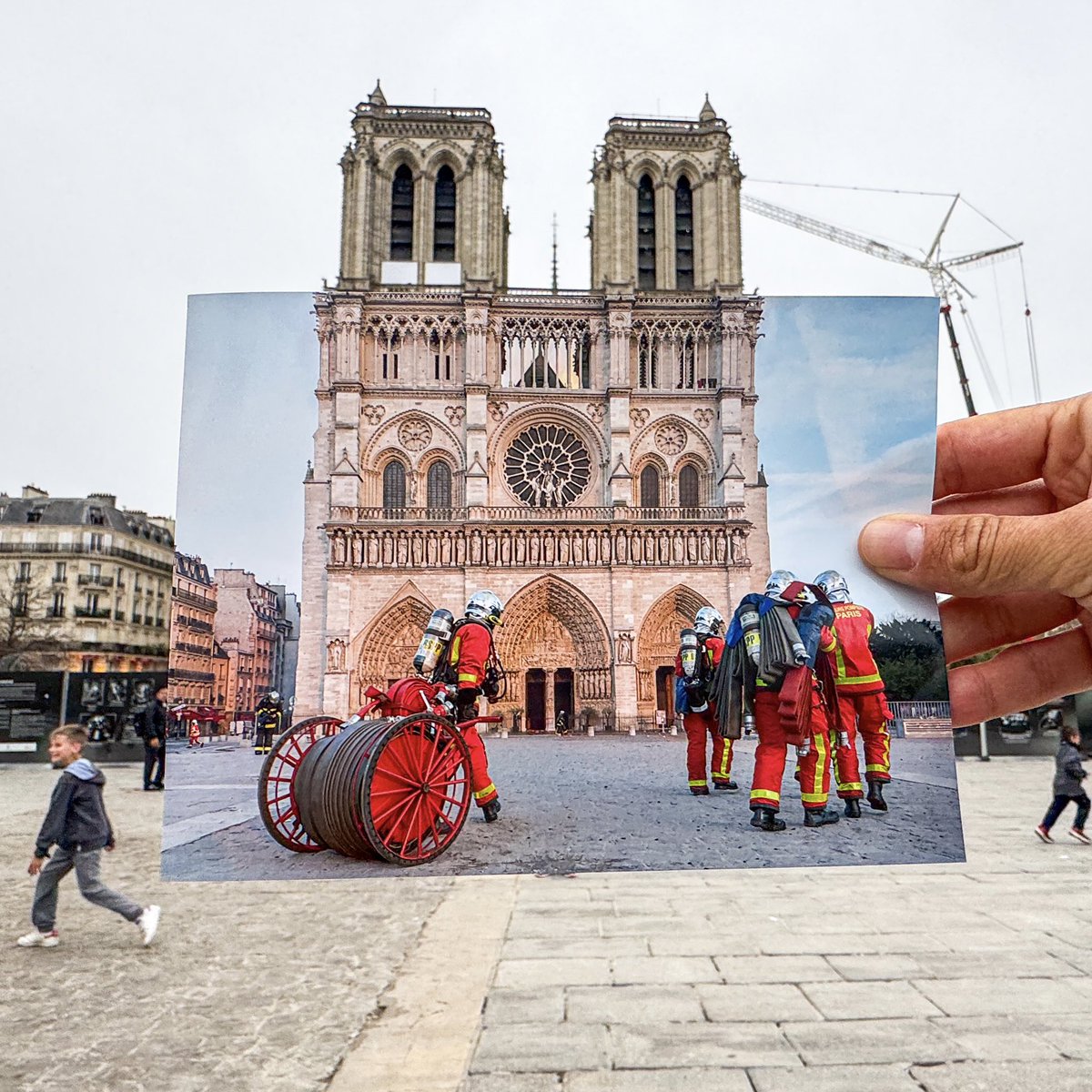 Interieur_Gouv's tweet image. Après 5 ans de fermeture, #NotreDame rouvre ses portes !

L&apos;occasion de rendre hommage à l&apos;action des forces de sécurité intérieure, dont le professionnalisme a permis de sauver la cathédrale en avril 2019. 🔥

Merci aux agents @prefpolice et aux 600 @PompiersParis mobilisés. 🙏