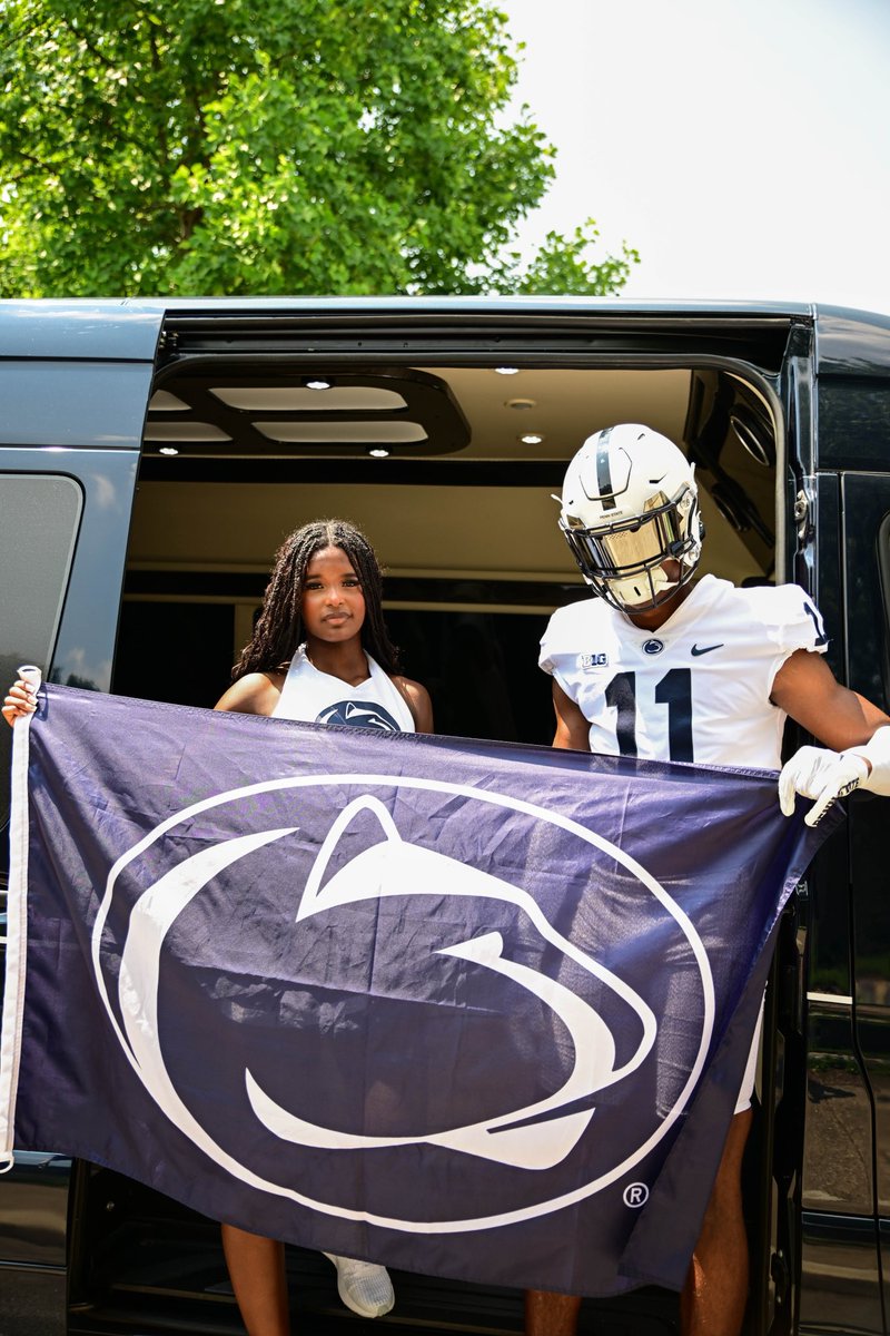 ArringtonLavar's tweet photo. I wanna give a big thanks to the Penn State community for supporting me through out my career without me even playing a down at Beaver. You people are the true legends at Penn State. I will forever love and carry you guys on my back as I play in the future. #WEARE🦁 https://t.co/CNRrq9CqjU