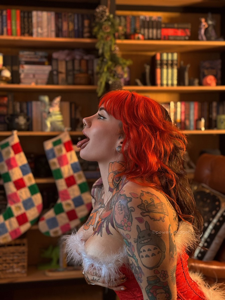 Waiting for my treat 😌