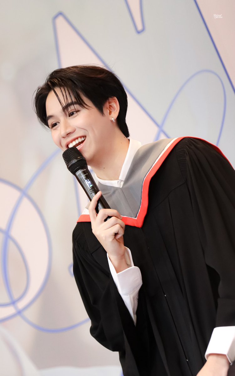 ShineOnMe_mm's tweet photo. ไปแคสโฆษณาเค้าให้ยิ้มแต่ผมร้องไห้ค้าบบ 🤣 เค้าให้ผมยิ้มพูด ….ซี่ แง้ น่ารักมากกก 🥹🤏🏻

#SatangLand2024 
#satangks @satangktp https://t.co/5FX2xdWS6Q