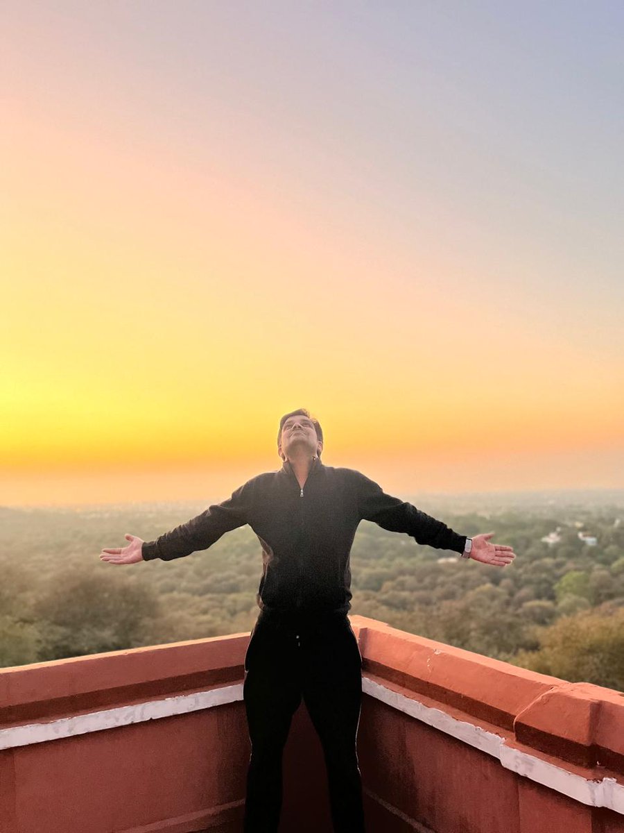 NitinSh14100352's tweet photo. Good morning friends 🌅 https://t.co/d4LlNdvXo5