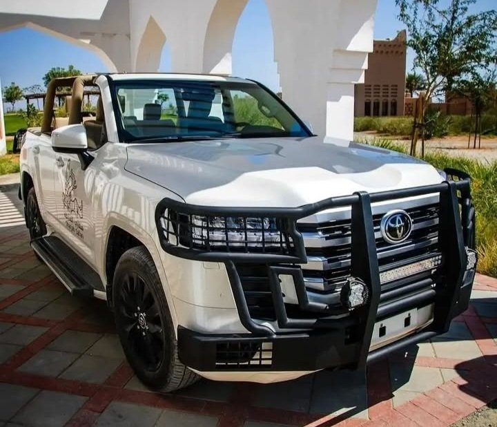 Sapayian's tweet photo. Remember back in 2022 when guys in the UAE chopped this LC300 for desert safaris https://t.co/wEE0BAWmHf