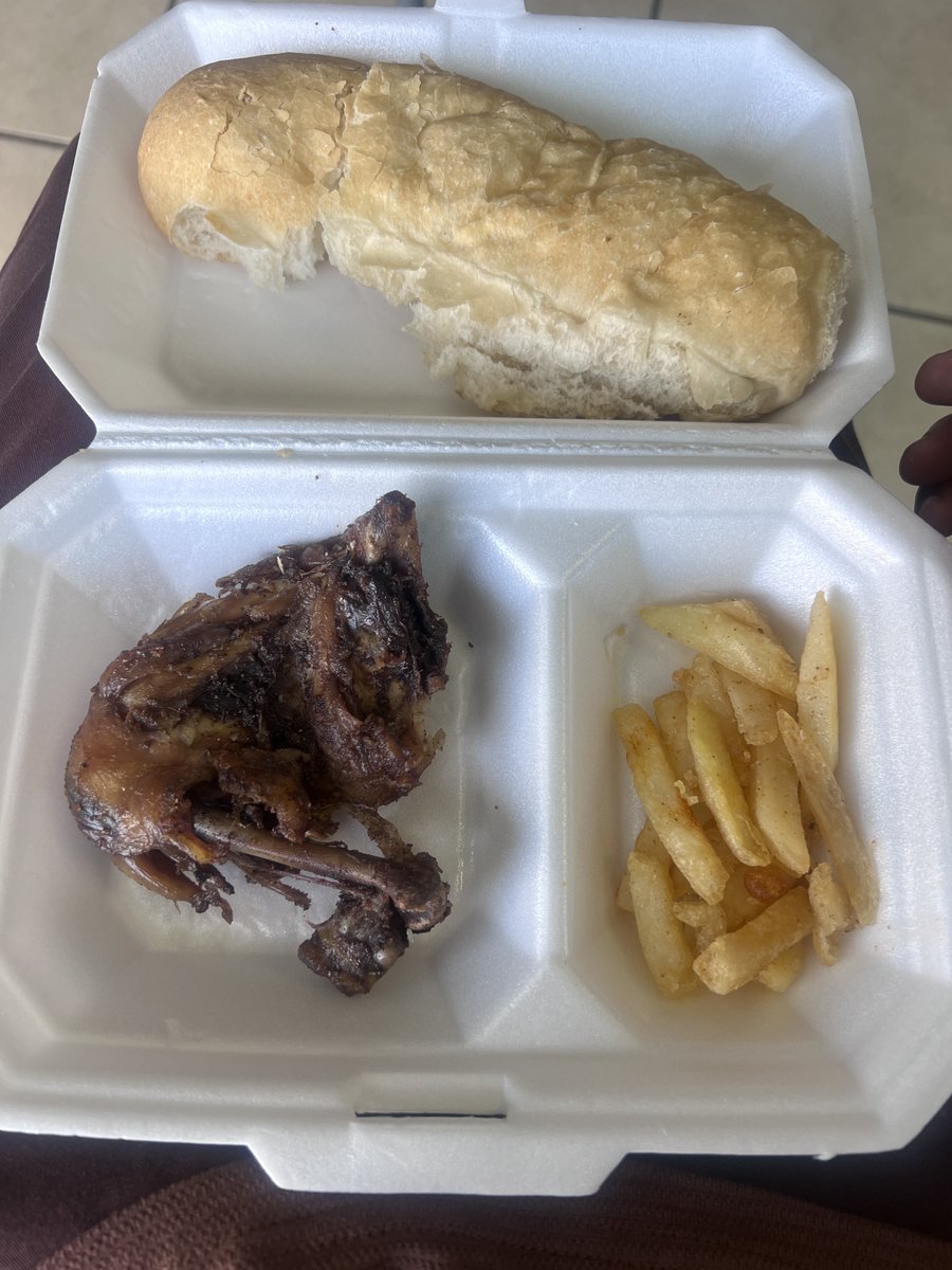 AbsentMindGuy's tweet photo. This is the catering that was provided at work at one point. But guess please respect us. https://t.co/UfW8HWnhb5