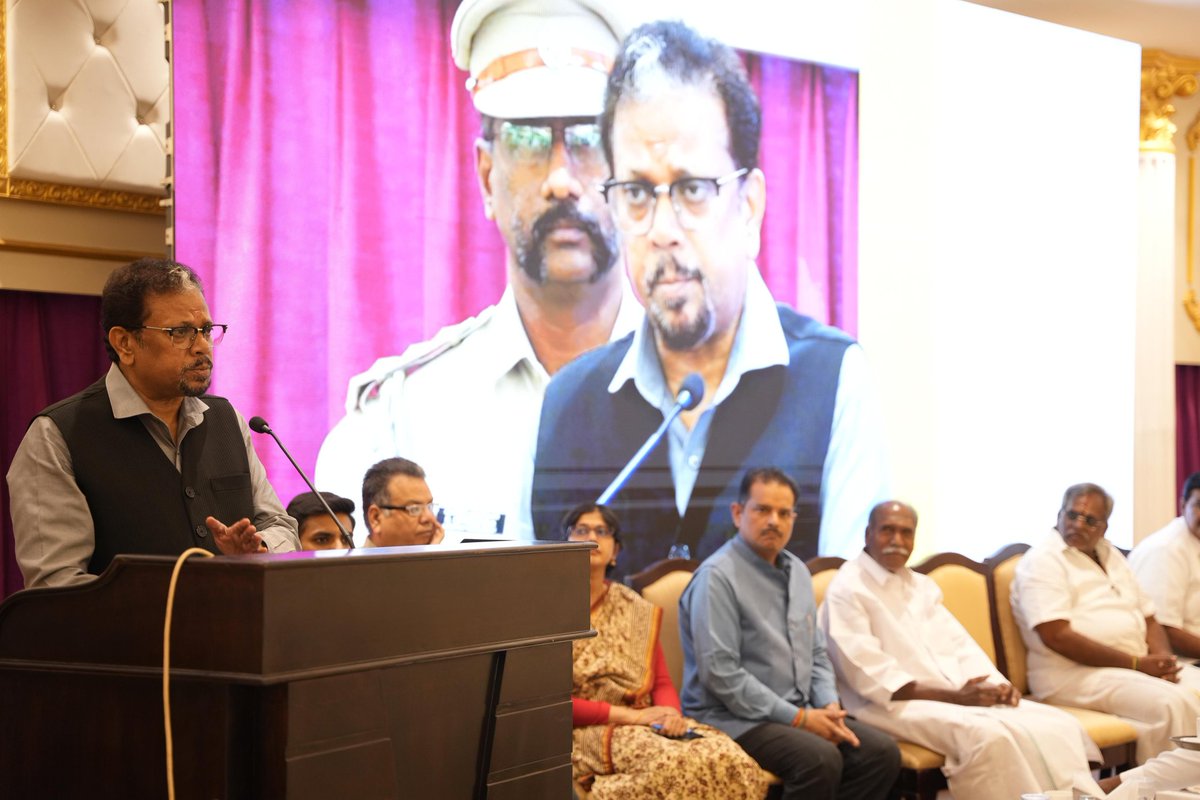 LGov_Puducherry's tweet photo. Chaired the session of signing of #MoU with #KarmayogiBharat & #CapacityBuildingCommission, New Delhi along with Chief Minister, Speaker and CEO Karmayogi Bharat & Secretary, CBC.
@rashtrapatibhvn @narendramodi @AmitShah @PIB_India @mygovindia @DoPTGoI @HMOIndia https://t.co/gIzSX8IvVz