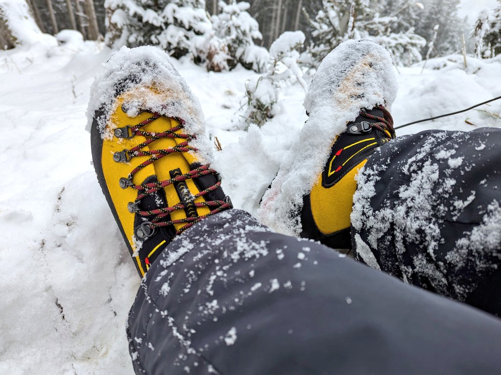montur82's tweet photo. These are so nice! First hike in new La Sportiva Nepal Cube boots. Perfect fit, great grip and warm.
My new #lasportiva favourites 😁 https://t.co/r0QYw5N6rW