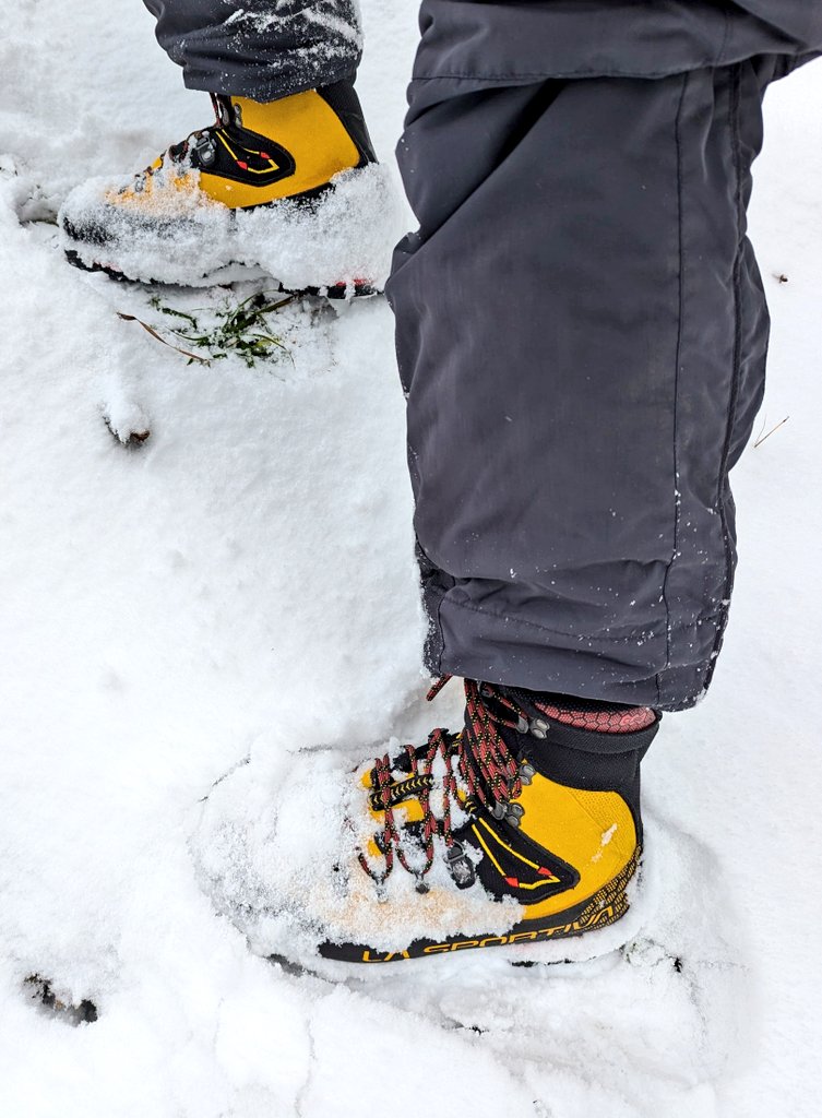 These are so nice! First hike in new La Sportiva Nepal Cube boots. Perfect fit, great grip and warm.
My new #lasportiva favourites 😁