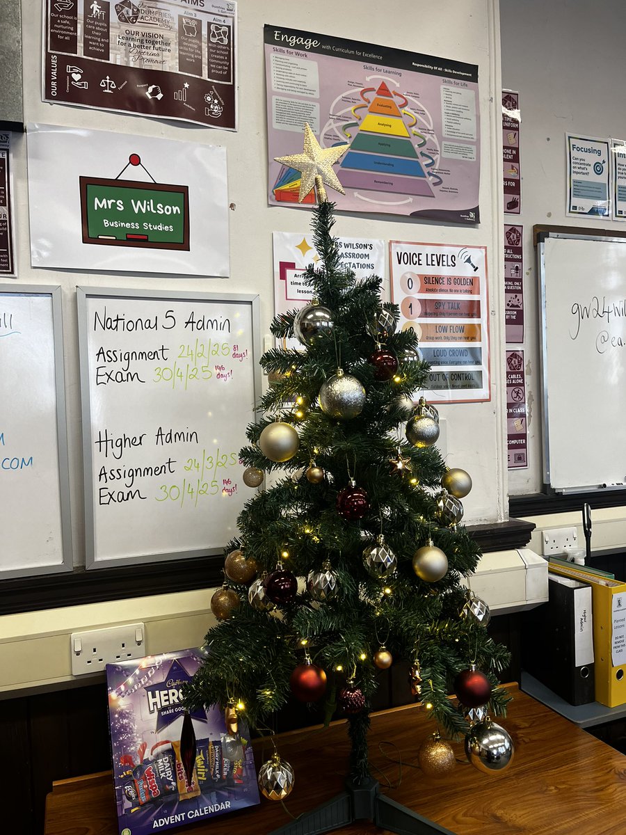 It’s beginning to feel alot like Christmas in M11 🎄