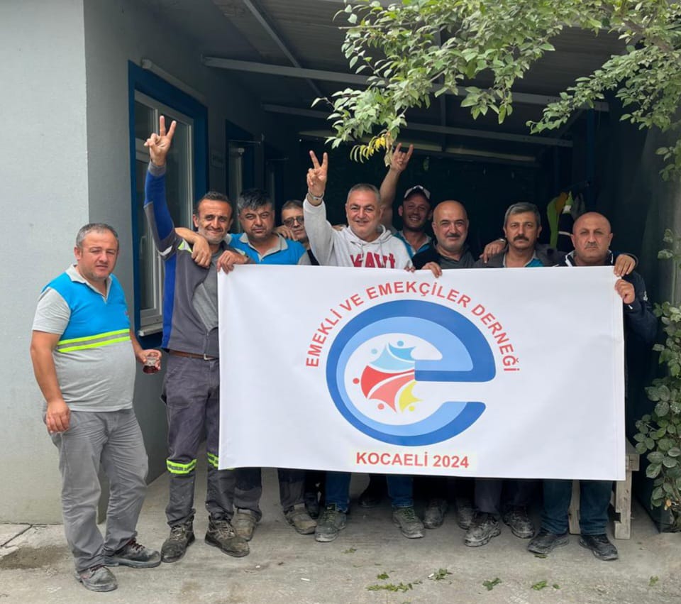 “EMEKLİLER DAHA YAŞARKEN İKTİDAR TARAFINDAN ÖLÜME TERK EDİLMİŞLERDİR…”

Gönül BORAN ÖZÜPAK 
Emed federasyonu 
Gnl Bşk 

#EmekliYılıBittiEmeklideBitti