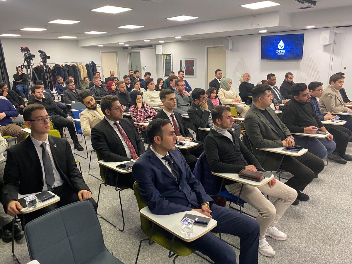 Biz Başladık !

Genç DEVA, Gençlik için DEVA! 

@MSBASARAN06 💧🌱

Programımız Ankara Milletvekilimiz <a href="/avidrissahin/">Av. İdris Şahin</a> ‘in Açılış Konuşmaları ile Başladı.

<a href="/devapartisi/">DEVA Partisi</a> <a href="/gencdevagm/">Genç DEVA</a> 
<a href="/diyarbakirdeva/">Deva Partisi Diyarbakır İl Başkanlığı</a>