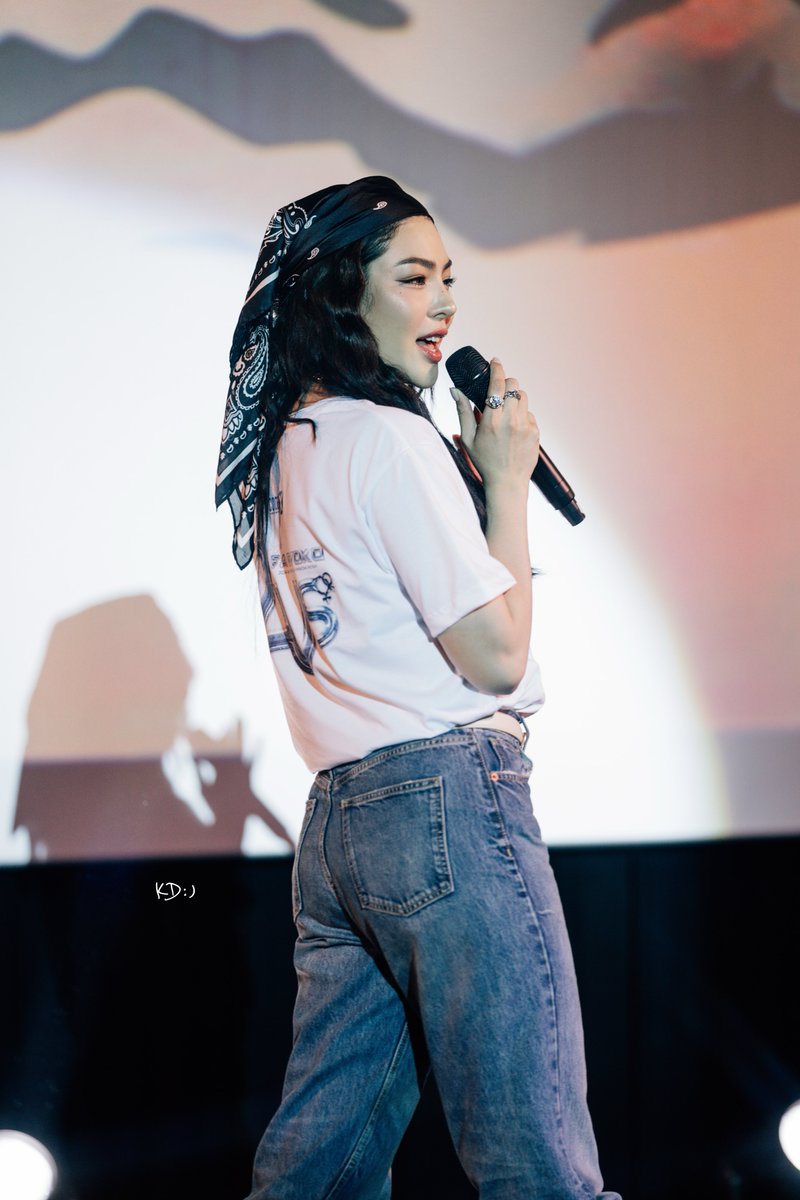 KonD___'s tweet photo. 𝙎𝙤𝙪𝙣𝙙 𝙘𝙝𝙚𝙘𝙠 🎤🎶🌻

FAYEYOKO FM CAMBODIA
#1STGLFAYEYOKOINPP 
#FayePeraya 
#FayeYoko https://t.co/LgyMB4bWuR