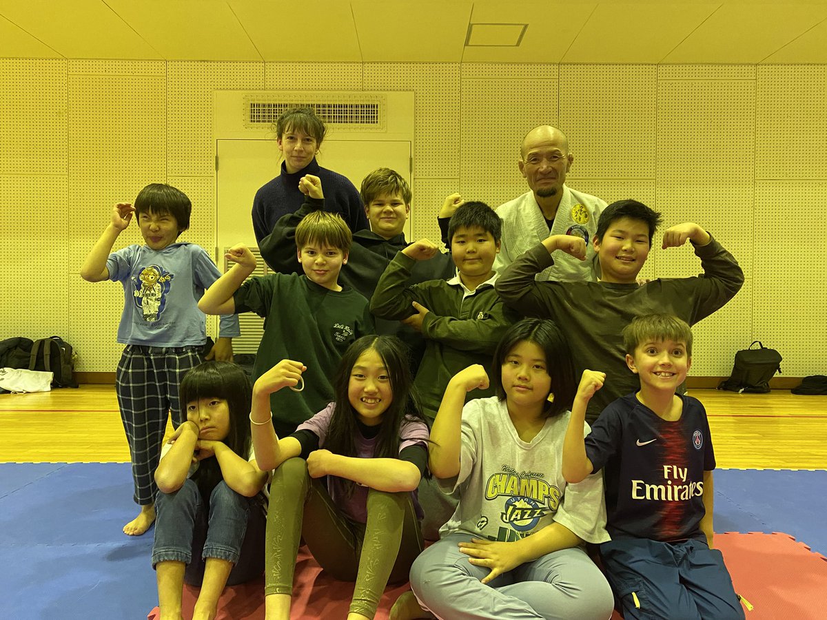 fujitajiujitsu's tweet photo. 藤田柔術HIS､今期も良子先生＆サラ先生の力をかりて､私のクラスは今日終了✌️

来週は良子先生＆サラ先生におまかせして､海外出張です✈️

次回は来年１月予定､

ビジョアン＆アリア＆スンジュン＆ジュンス＆ミウ＆リヘ＆ノア＆デュラン＆ラファエル＆ミレイ＆サイ

みんな良い子でした🙆 https://t.co/tlURCLvHh6