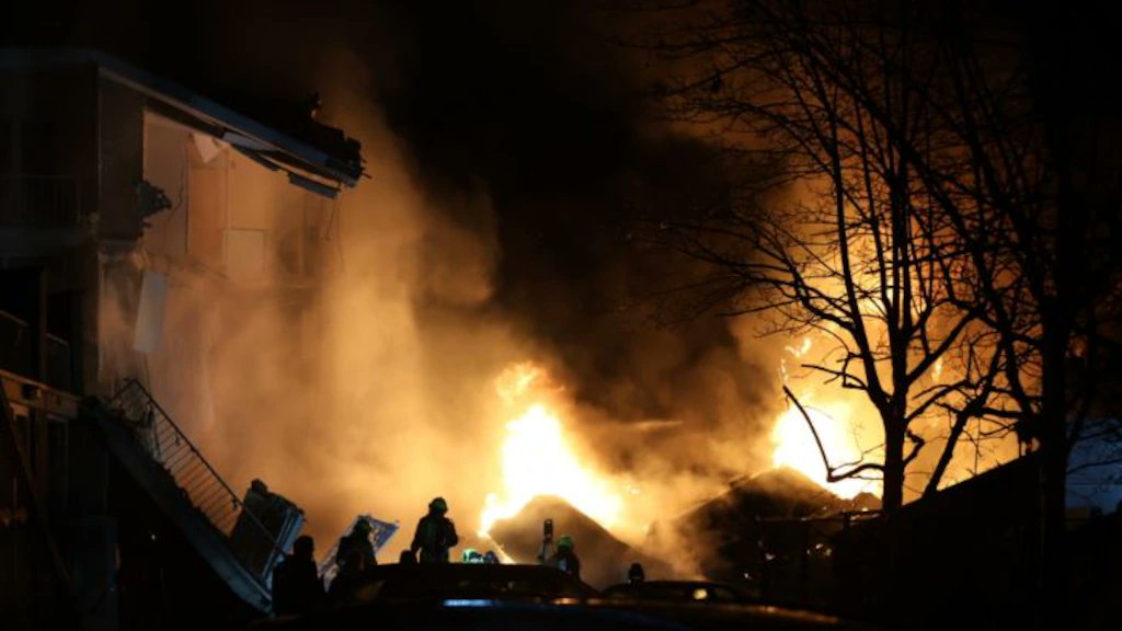 Enorme ravage en brand na explosie aan Tarwekamp