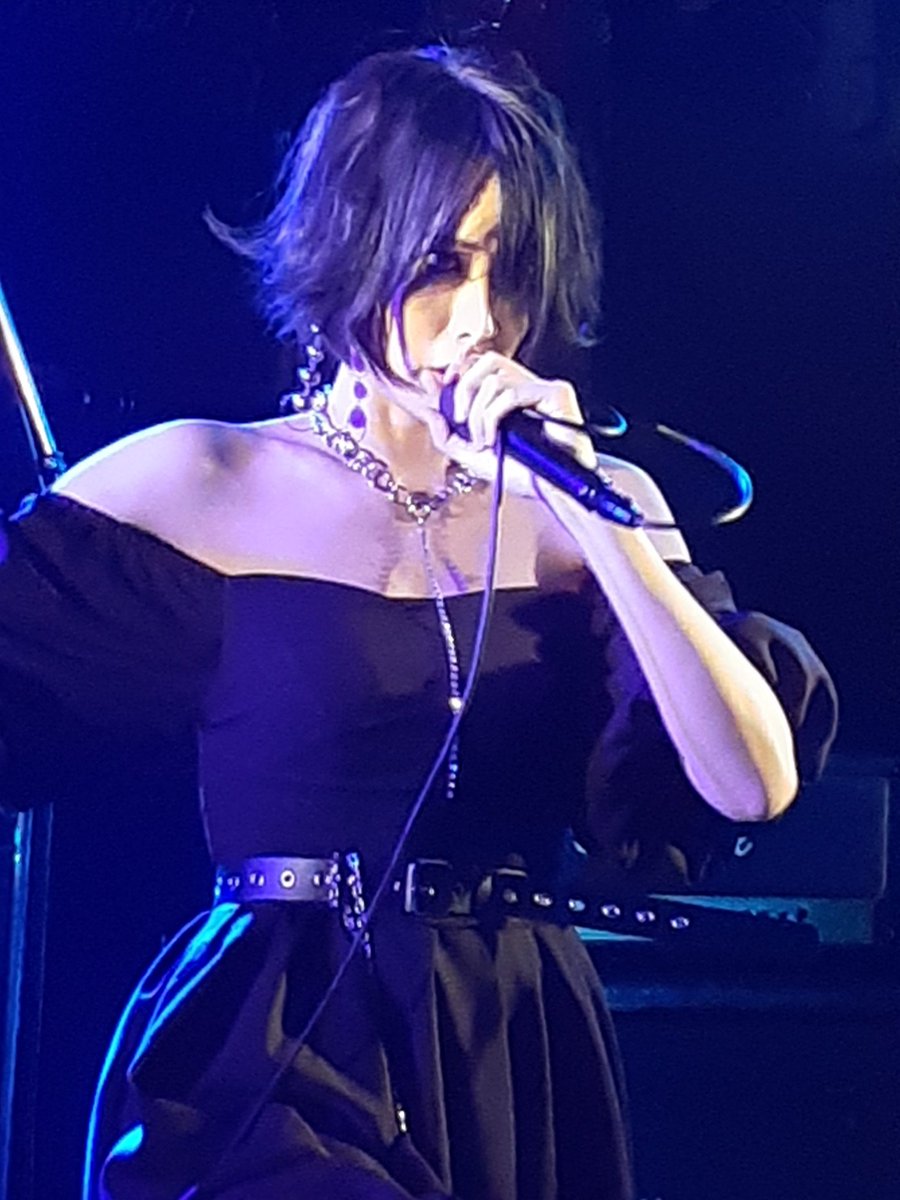 u4eA7MPJ8iaRfLI's tweet photo. 本日の一巡目🔥
#VILLEA
#ASAHI さん🎤勇退式
全ての集大成ライブ🎶
語りきれない程の、逞しく美しく
全身全霊の伝える気持ちが籠った、魂の歌声でした💖
支える楽器隊の皆様、とても素晴らしい音色をありがとうございました👏👏👏
ASAHIさん、お疲れさまでした🙇
ゆっくり静養して新世界へ…🐻 https://t.co/TlydeGPyJN