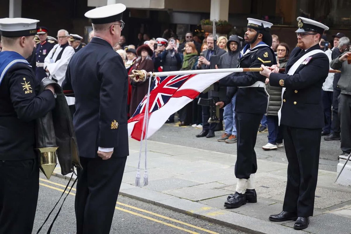SimoneRoche's tweet image. A historic day HMS Prince of Wales receiving Freedomof the City of Liverpool - What a day What a rig run ⚓️#royalnavy @HMSPWLS @RoyalNavy #hmsprinceofwales #freedomofthecity