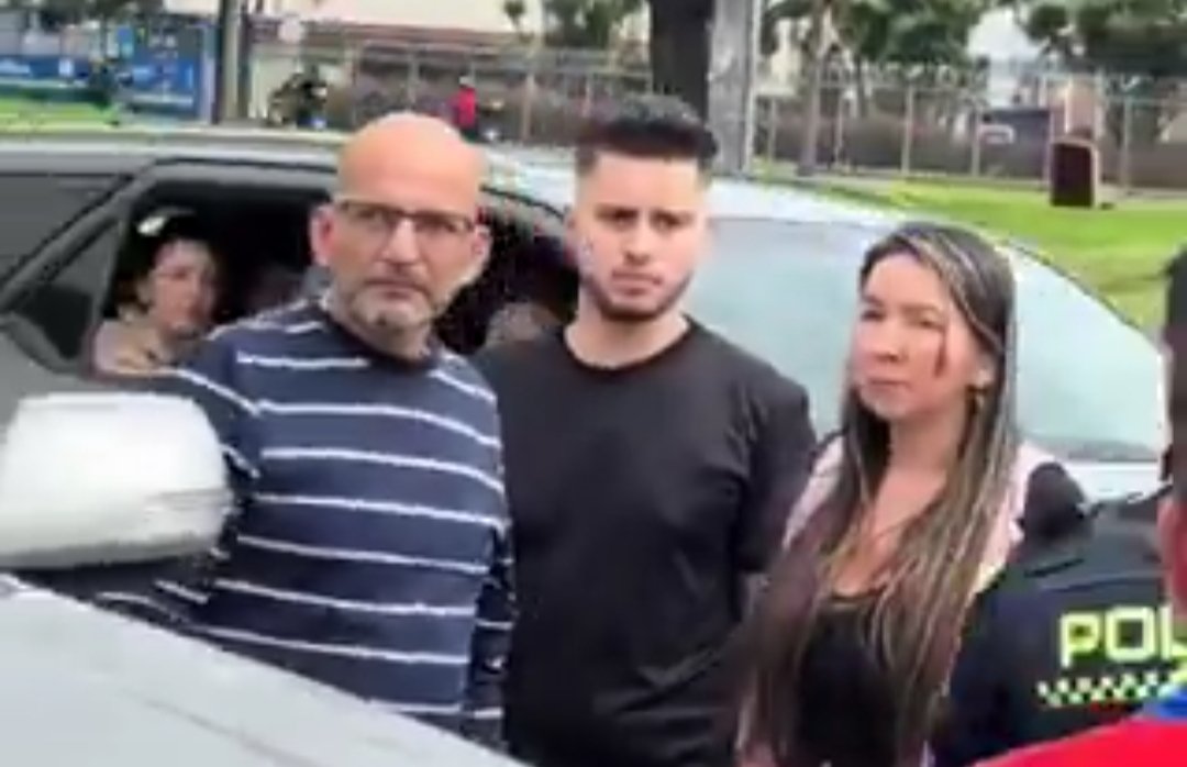 natural_wm's tweet image. Que desgraciados !!!! Muchos asesinos. En lo absoluto defiendo a los moteros pero golpear a una persona con un bate de beisbol por no "andar rápido" ...

@Citytv @ConcejalFuchi @jnietoblanco @luciabastidasu @PaoHerreraC @MONYRODRIGUEZOF @ColombiaOscura_ @AlertaNews24 @MundoNarco