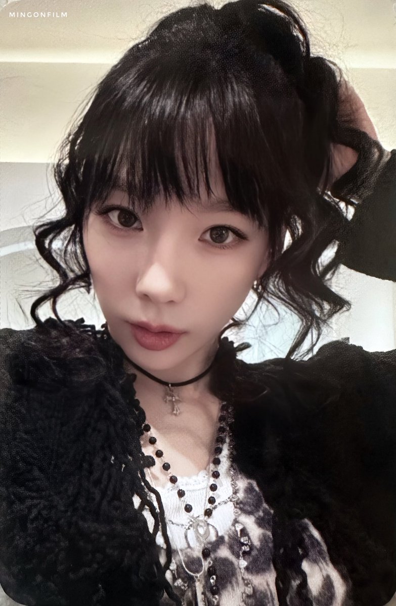mingonfilm's tweet photo. 태연 ‘Letter To Myself’ 포카 💌💜
#태연 #Taeyeon #TAEYEONLetterToMyself https://t.co/hXwlrvBMdh