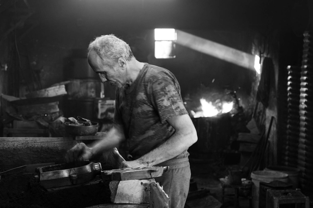 nvtpts's tweet photo. Döküm Atölyesi - Eminönü 
#İstanbul #streetphotography #photography #myPhoto #SonyAlpha #streetphotographyX #bw https://t.co/9W2yAst7yU