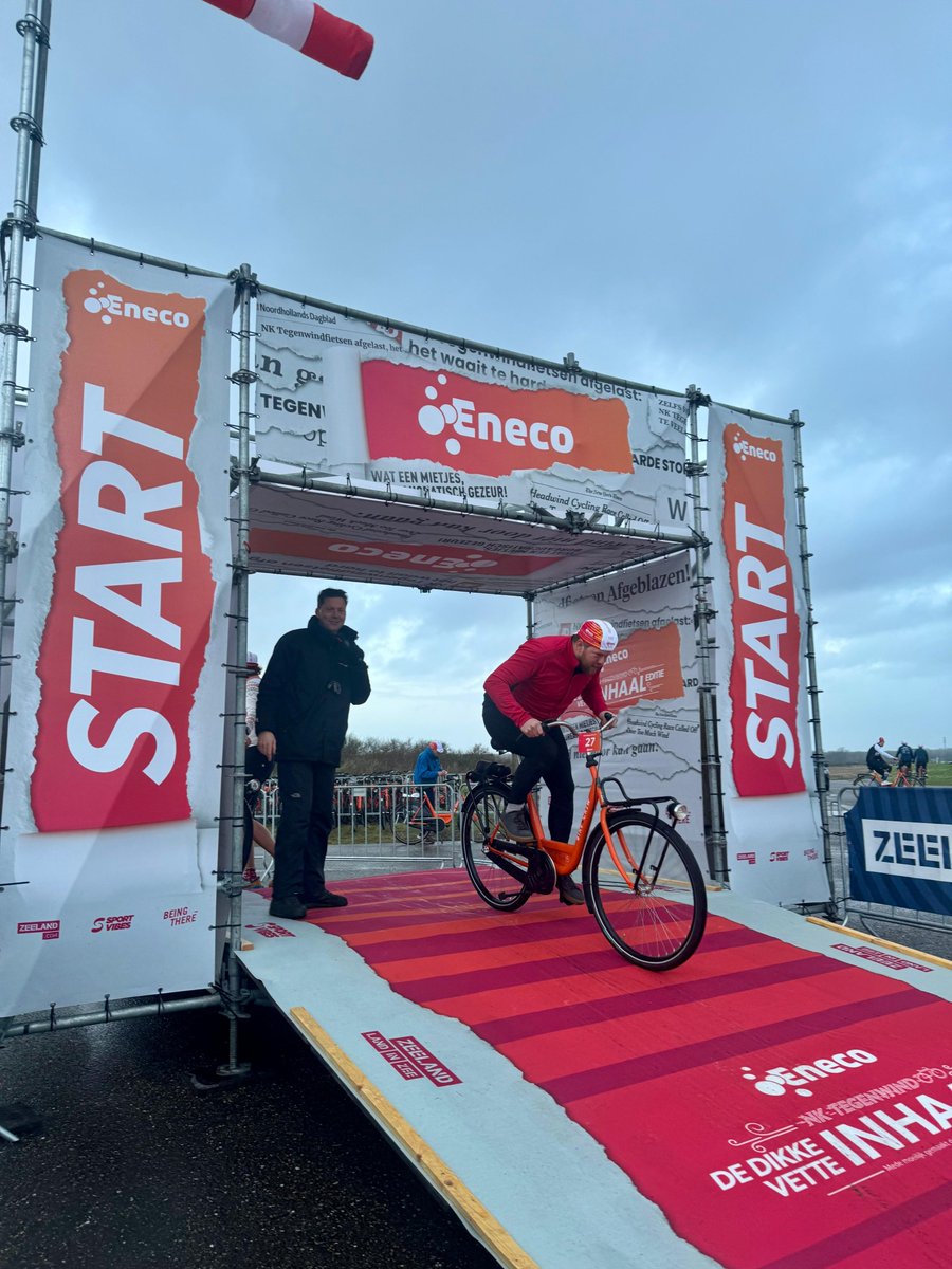 De eerste stormstrijders zijn al onderweg. De Dikke Vette Inhaaleditie van het Eneco NK Tegenwindfietsen is van start. Ploeteren tegen de wind in! 💨🚴

#NKtegenwindfietsen #storm #Darragh