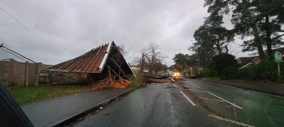 _Sparkytus_'s tweet photo. @SkyNews in Bordon, Hampshire. Roofs blown off in storm https://t.co/k423IIGiGg