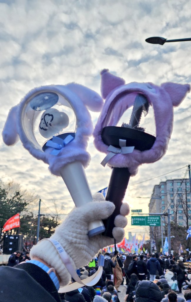 덕후가 덕질만 할 자유를!!!
오늘은 친구랑 함께여서 외롭지 않다