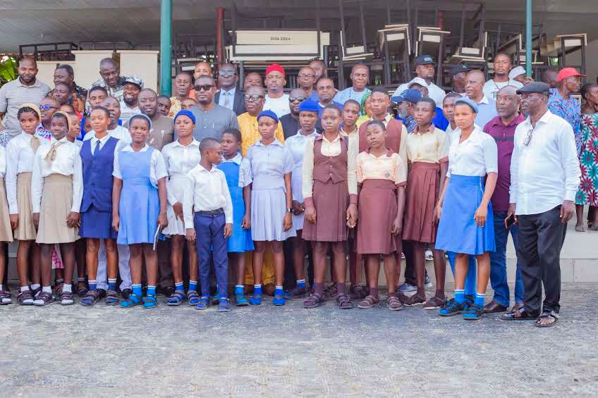 Repmartinsesin's tweet photo. Yesterday, we distributed desks, office furniture, and other educational materials to secondary schools across our beloved federal constituency.  

Beneficiary schools, including Mainland Technical College, Oron; Uda Community Secondary School, Mbo; Community Secondary School, https://t.co/wVfmQI2Ng6