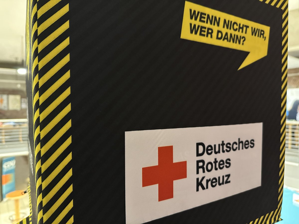 Heute zeigt das #DRK Informationen zum #Katastrophenschutz beim CDU-Parteitag in #Dortmund. Wir werben um Verständnis und die aktive Stärkung von #Ehrenamt in der Stadtgesellschaft, z.B. die Mitwirkung im Rettungsdienst. Nur dort kann sich Ehrenamt für den Einsatz trainieren.