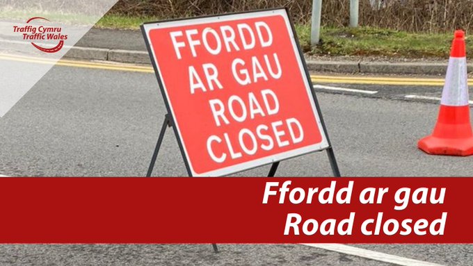 TrafficWalesS's tweet photo. ⚠️Road closure
#A477 Cleddau bridge both directions
Bridge closed at this time due to high winds
Updates to follow https://t.co/7zzzYHOGcZ