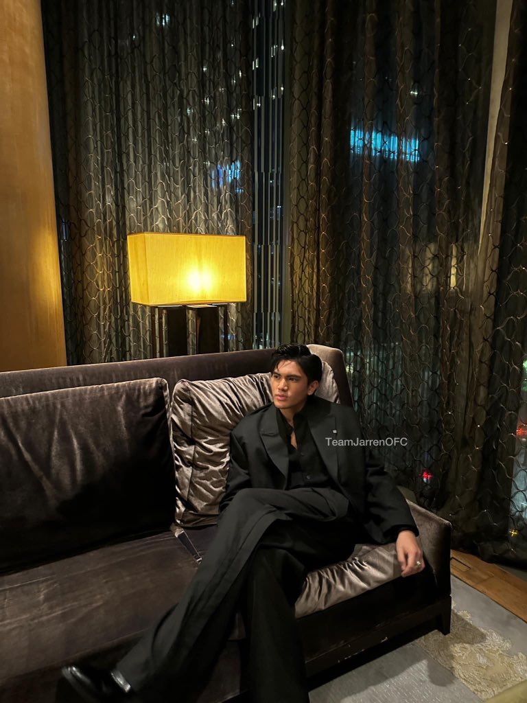 JarrenG_OFC's tweet photo. Our London boy Jarren Garcia looks elegant and fabulous in full black suit from last night’s private party guesting. 🤩

#JarrenGarcia | Jarren Garcia https://t.co/s2FAzHahnD