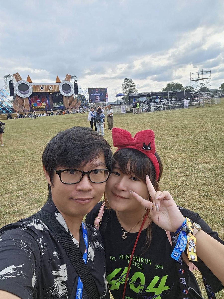 kratae1880ful's tweet photo. พานังสามาดูความแซ่บของลูกเขยซักหน่อย เป็นปกตินี้ไม่มีทางยอมมา+ไม่ลากมาด้วย555 #bmf14 #BigMountainMusicFestival2024 https://t.co/PeQRbYIc9g