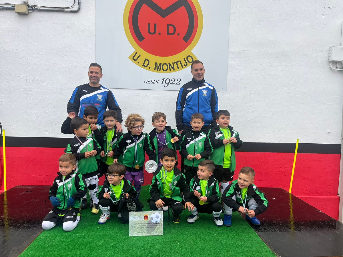 Nuestros chicos del Zagalin "A" y el Alevín "A" disfrutaron del gran Torneo organizado por la <a href="/UDMONTIJO/">Unión Deportiva Montijo</a>, a quienes agradecemos su trato con los nuestros. Que siga rodando el balón ⚽⚽⚽