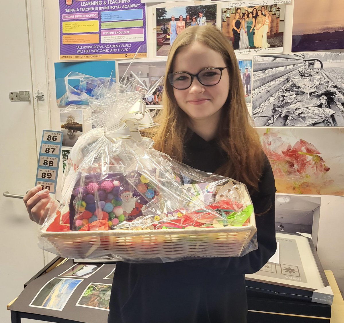 Mrs Reids Class (@irvineroyalart) on Twitter photo Congratulations πππ to our winner of the Art Christmas raffle. One of our fab artists in S5ποΈπβοΈin <a href="/iRoyal_Creative/">Irvine Royal Creative Arts</a> <a href="/IrvineRoyalAcad/">Irvine Royal Academy</a> Congratulations πππ to our winner of the Art Christmas raffle. One of our fab artists in S5ποΈπβοΈin <a href="/iRoyal_Creative/">Irvine Royal Creative Arts</a> <a href="/IrvineRoyalAcad/">Irvine Royal Academy</a>