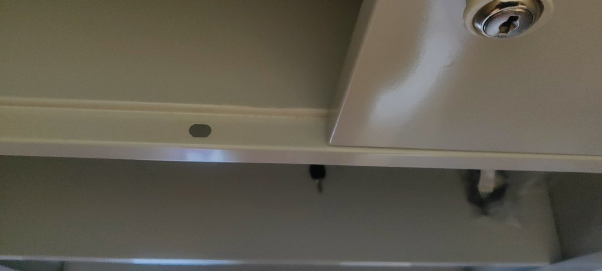 Amrutaswar's tweet photo. Upon receiving a faulty locker , the sales representative from Andheri West showroom is asking the technician to drill a seperate hole , creating further damage in the existing faulty product,Shamelessly telling me to use the product untill it gets replaced .
@GodrejInterio4U https://t.co/BtU93N9Hfe