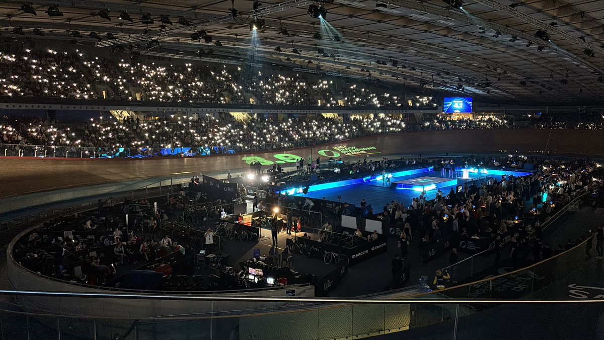 Excellent night out in London at the Olympic Velodrome. The speeds and control were incredible and some of the power stats ( over 2000watts) make an amateur cyclist like me feel pretty inadequate 😂