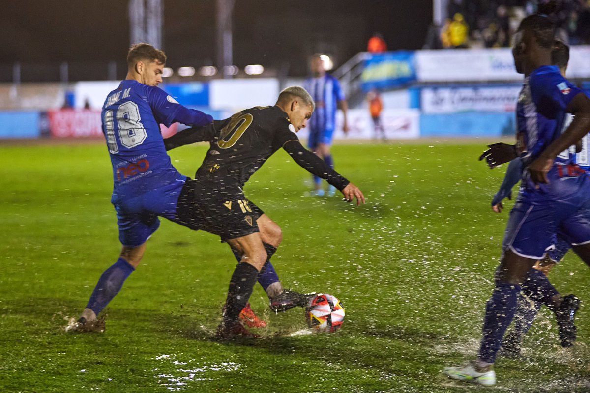 ¡Qué recuerdo 😍! Hoy se cumple un año de la histórica clasificación de la <a href="/ArandinaCF/">Arandina C.F.</a> para los 1/16 de final de la #CopadelRey 🏆. Aquel 7 de diciembre de 2023, el conjunto de la ribera del Duero eliminó al <a href="/Cadiz_CF/">Cádiz Club de Fútbol</a>, de la #PrimeraDivisión, con un <a href="/JaimeMarquez98/">Jaime Márquez</a> supersónico 🚀