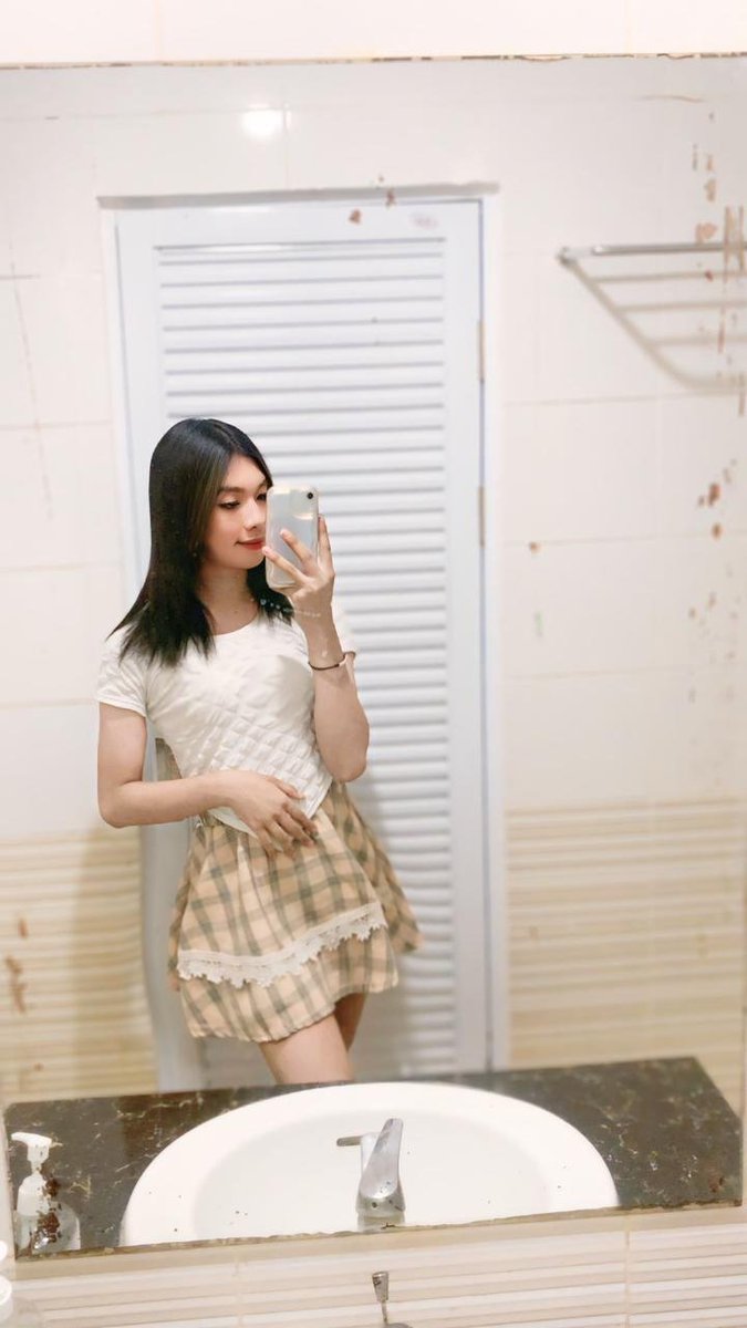 Voyaga etgan ayolning sarkma kokraklari