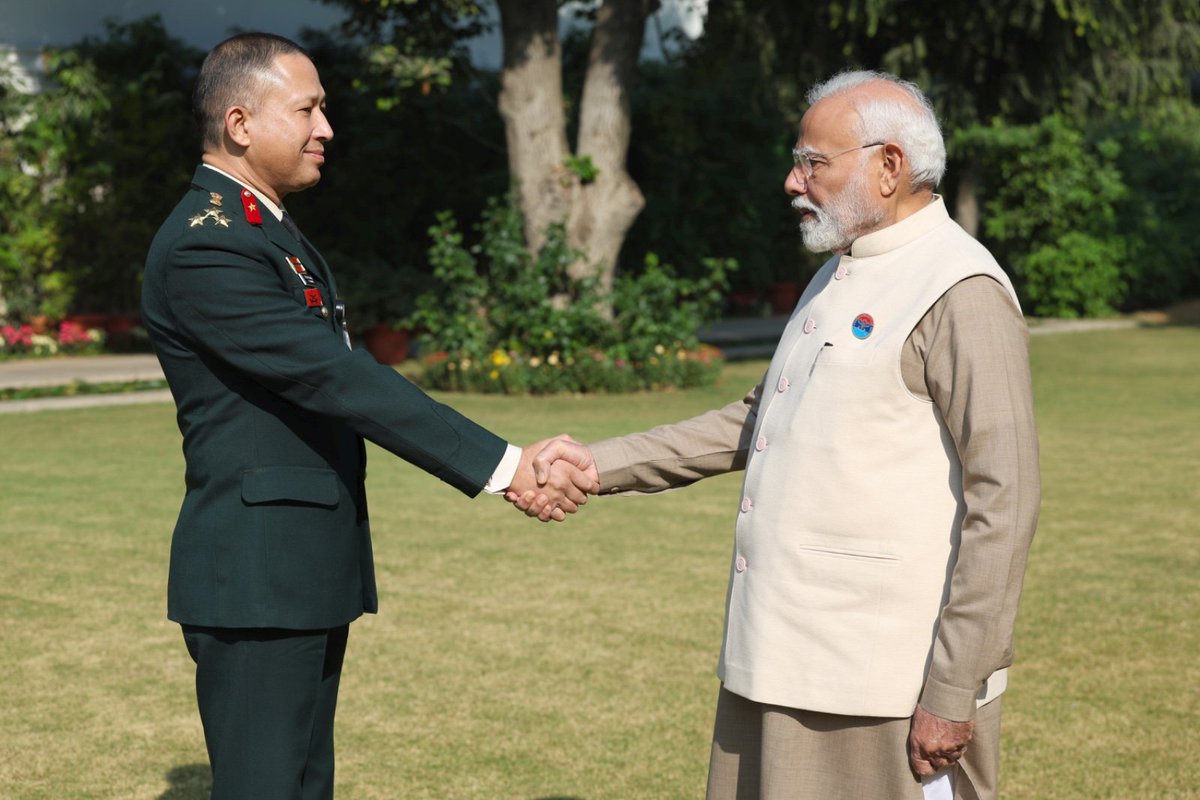 Narendra Modi tweet media