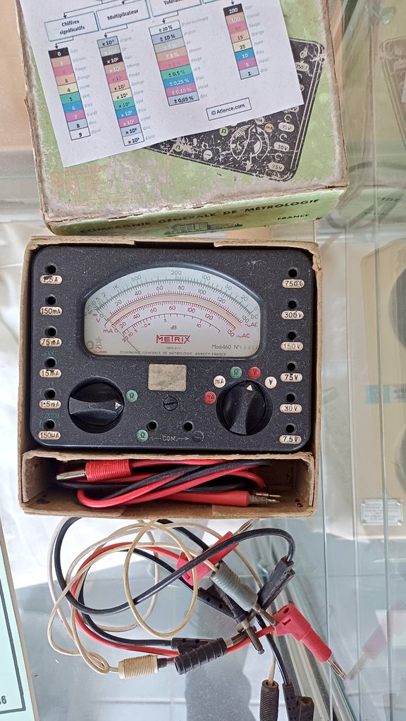 MMagdowski's tweet photo. There was also an interesting exhibition of historical measurement equipment and computer technology at @Groupe_ESEO in #Angers, e.g. old storages, oscilloscopes, acoustic couplers or multimeters. It is always interesting to see how things have developed and will further develop. https://t.co/E3n215TqwX