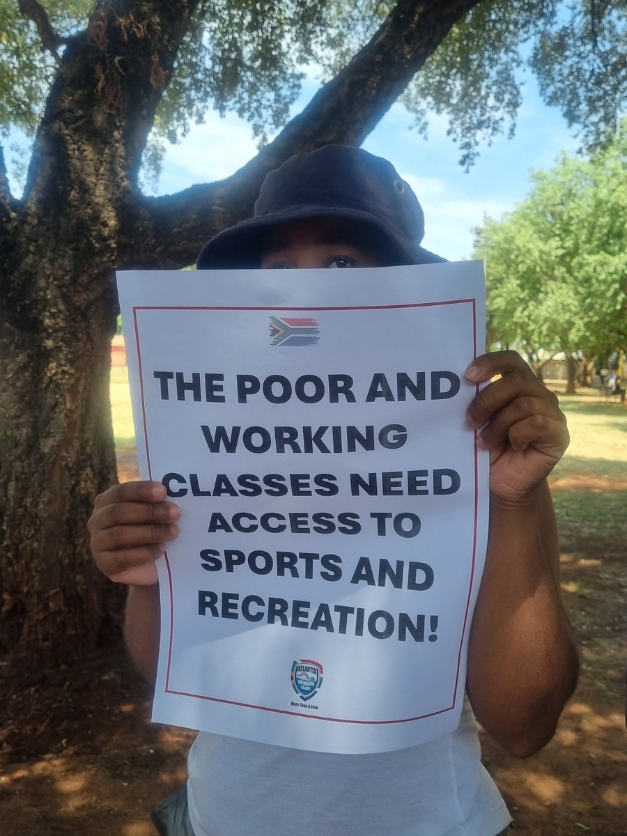 ForDemocracySa's tweet photo. Residents of Lenasia gather today outside the Greyville Swimming Pools (Ext 2) demanding that @CityofJoburgZA officials &amp; staff do their jobs, investigate the damage at the pools and open it up for the swimming season. 
#AntiCorruptionWeek #ConnectTheDots https://t.co/iR2iuEN3RK