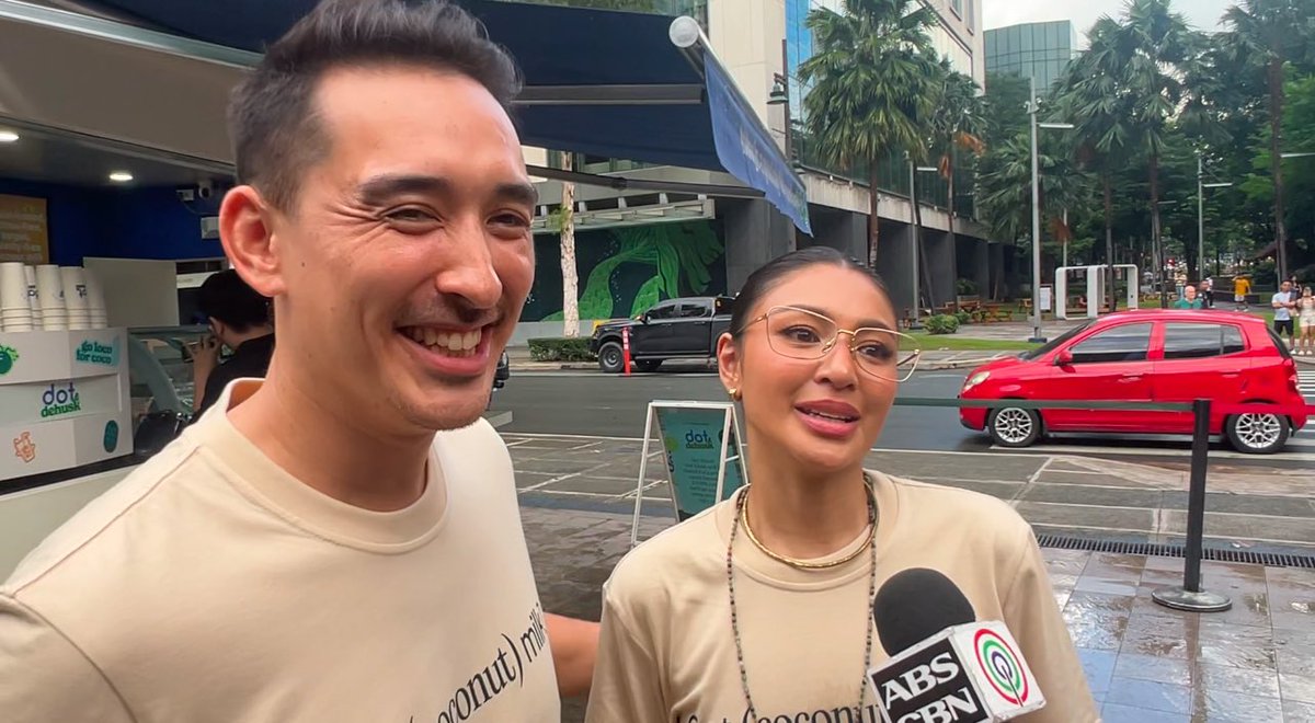 mjfelipe's tweet photo. LOOK: Nadine Lustre and boyfriend Christophe Bariou graced their pop-up event here at BGC to promote their plant-based coconut milk - Dehusk. 

Together with their business partners, they aim to raise awareness in patronizing plant-based products and help local coconut farmers. https://t.co/dxCTnQU8kZ