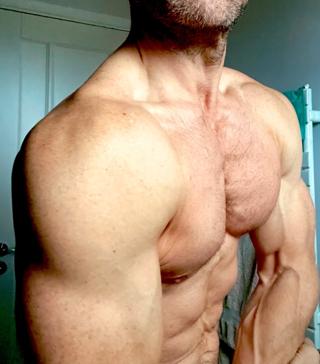anthony_wellin's tweet photo. Trying something a little different 
#ShoulderSaturday
Have a gos one all https://t.co/ErLm9TBLtP