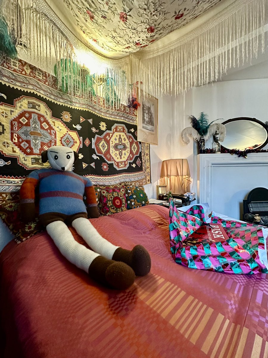 Essie Li (@essieli2020) on Twitter photo Usually not a fan of visiting homes of famous people…yet not quite able to resist <a href="/HandelHendrix/">Handel Hendrix House</a>
It’s a visit full of reflections with plenty of fascinating conversations with the team and all the team members made me feel incredibly welcomed ❤️ thank you Usually not a fan of visiting homes of famous people…yet not quite able to resist <a href="/HandelHendrix/">Handel Hendrix House</a>
It’s a visit full of reflections with plenty of fascinating conversations with the team and all the team members made me feel incredibly welcomed ❤️ thank you