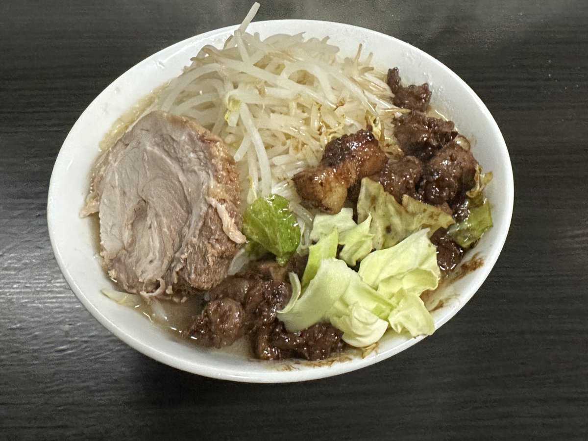 crazypezkun's tweet photo. ラーメン中
ホイコーローTP

あえてまぜそばは食わず。

わけあってのポール。
にしても店外寒かったなぁ〜。

本日の店内BGMは清掃人の
私が好きだということでBiSH！！
久しぶりにトゲトゲとかいいね

#手打手綱
#アイナ・ジ・エンド https://t.co/TkgY1QWlvu