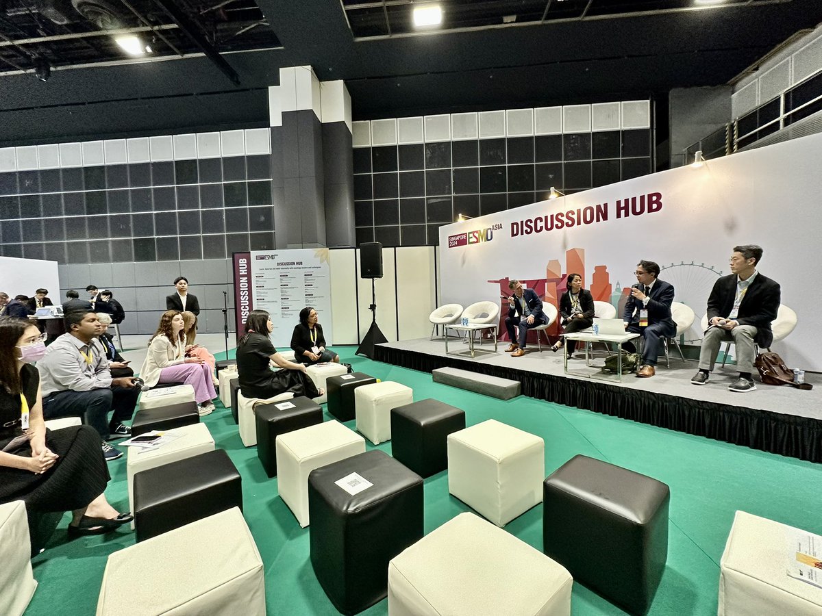 DrMLChua's tweet photo. #ESMOAsia24
Great discussion on Anaplastic thyroid cancer happening at discussion hub @kiyota_naomi
Excellent sharing to hear about convergence of #West and #East practice leveraging on combo IO, TKI and great to hear that #Radiotherapy is still in vogue! #QUADCHECK 😜@DrGopalIyer @danieltanmd